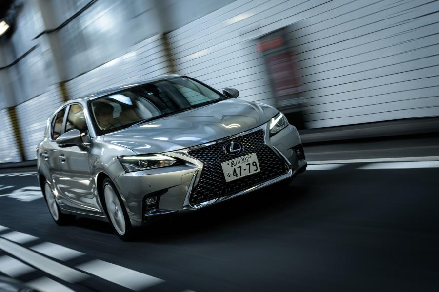  Lexus CT200h 2019 года  (JP) (фото 6 из 27)